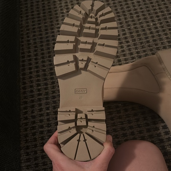 Combat boots - Picture 2 of 2